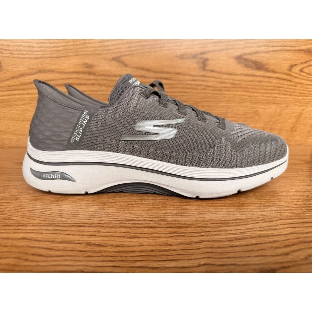 Skechers Men's Go Walk Arch Fit 2.0 Grand Select 2 Sneaker Taupe size 9 Men’s